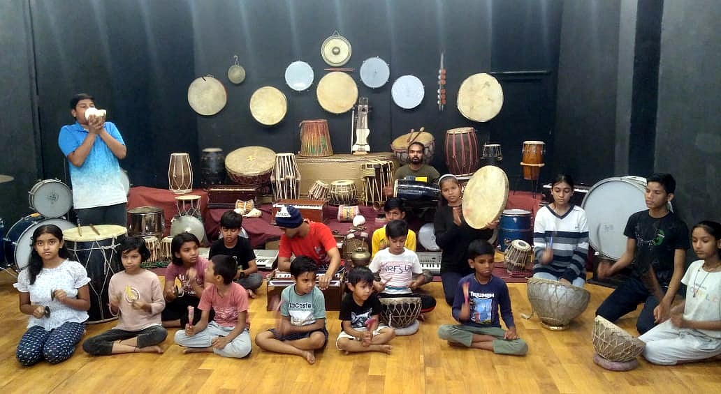 Bhopal: Children introduced to 50 Indian, western musical instruments - Vimarsana News