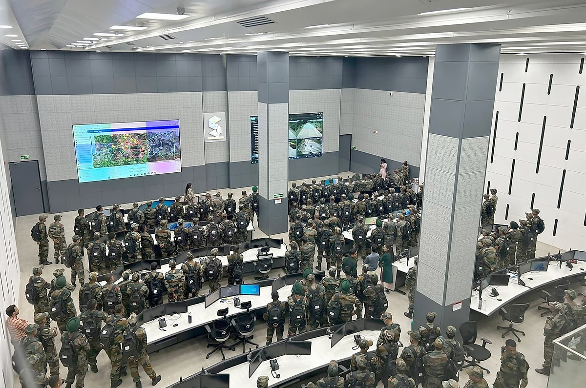 Madhya Pradesh: Indian army officials, trainees visit ICCC in Sagar - Vimarsana News