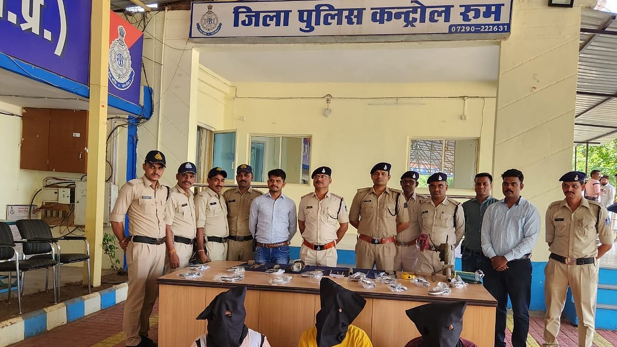 MP: Three held with 15 country-made pistols, live cartridges in Sendhwa - Vimarsana News
