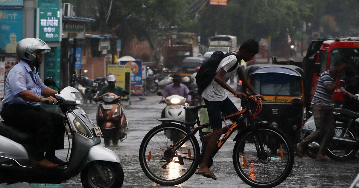 MP Weather Update: Heavy Rains Disrupt Rail Traffic On Katni-Bina Route; Thundershowers To Continue In Bhopal, Gwalior & More - Vimarsana News