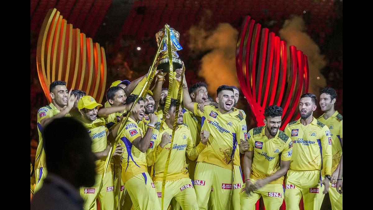 Chennai Super Kings overjoyed after 5th IPL victory; see pics