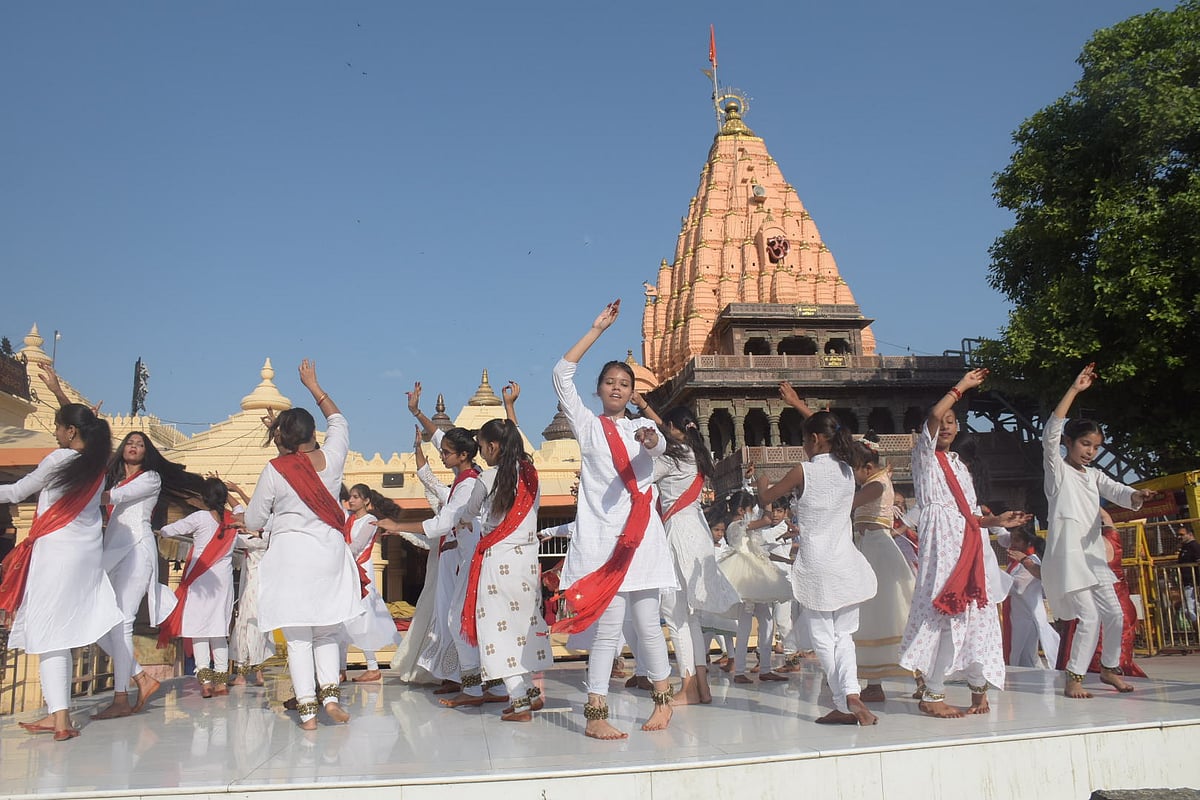 Madhya Pradesh: Over 80 artists perform 16-hr-long dance at Mahakal's courtyard in Ujjain - Vimarsana News