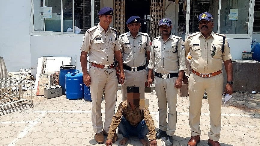 Madhya Pradesh: Gang duping people busted in Sendhwa, 4 members out of 6 arrested - Vimarsana News