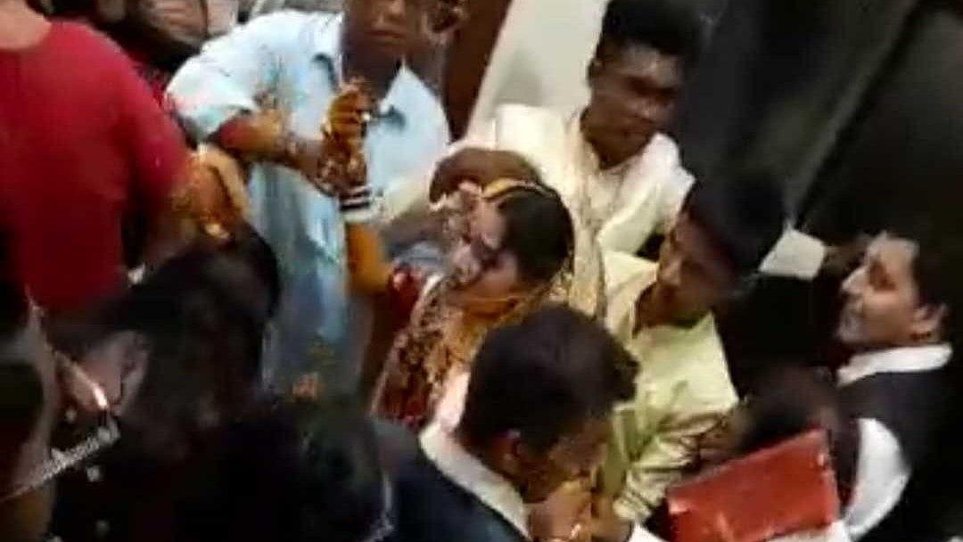 WATCH: Bride gets stuck in elevator of Bhayandar's residential building; visuals of dramatic rescue surface - Vimarsana News