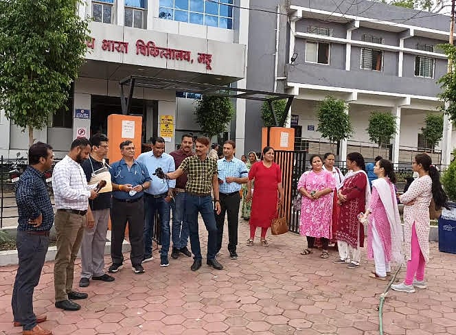 MP: Govt hospital docs on 2 hours strike for their demands in Mhow - Vimarsana News
