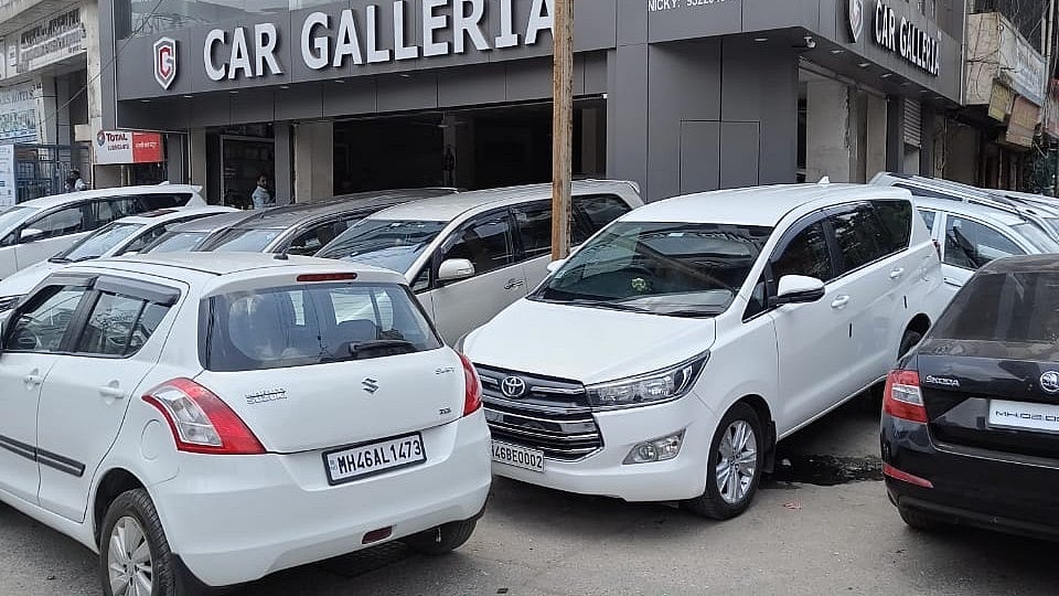 Thane: UMC Encroachment Department Demolishes Car Galleria Shop - Vimarsana News