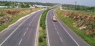 Indore: Locals Suffer As Sand-Laden Trucks Hog Service Road ​ - Vimarsana News