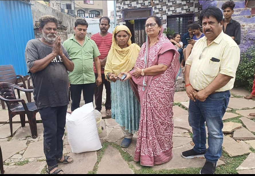 Madhya Pradesh: Safai Worker's House Burnt, Palika Team Provides Help - Vimarsana News