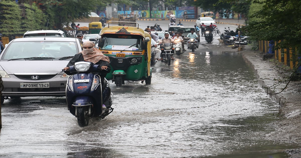 Indore: Rain Wets City For Second Consecutive Day, Temperature Drops 10 Degree Celsius Below Normal - Vimarsana News