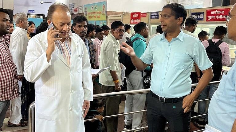 Bhopal: 20 Doctors Found Missing As Collector Visits JP Hospital - Vimarsana News