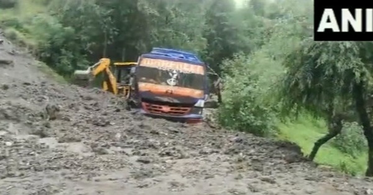 Landslide Hits Bus In Jammu & Kashmir's Doda, 2 Dead; Visuals Surface - Vimarsana News
