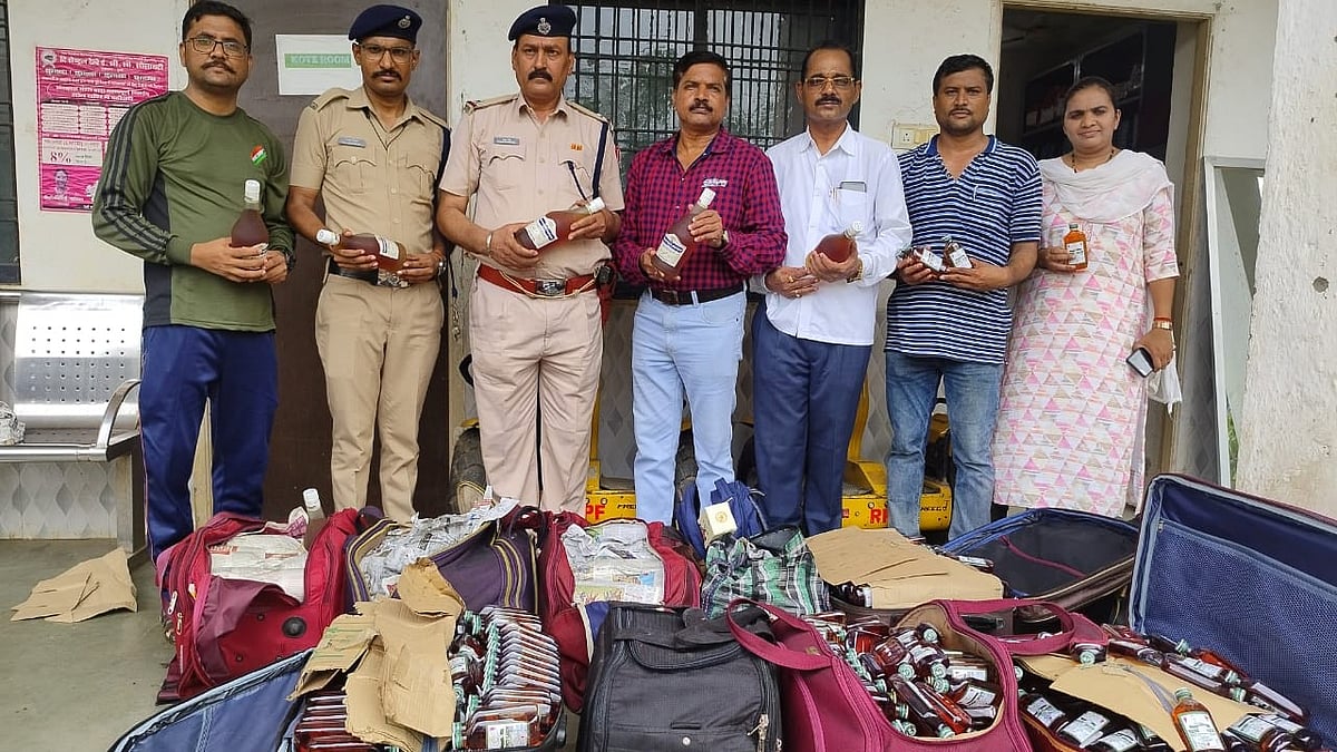 Joint Operation By Central Railway RPF & State Excise Department Foils Smuggling Attempt, Foreign Wine & Brandy Worth ₹2.56 Lakh Seized - Vimarsana News