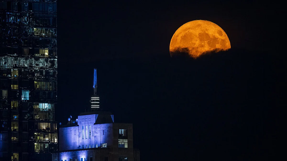 Supermoon In Chicago