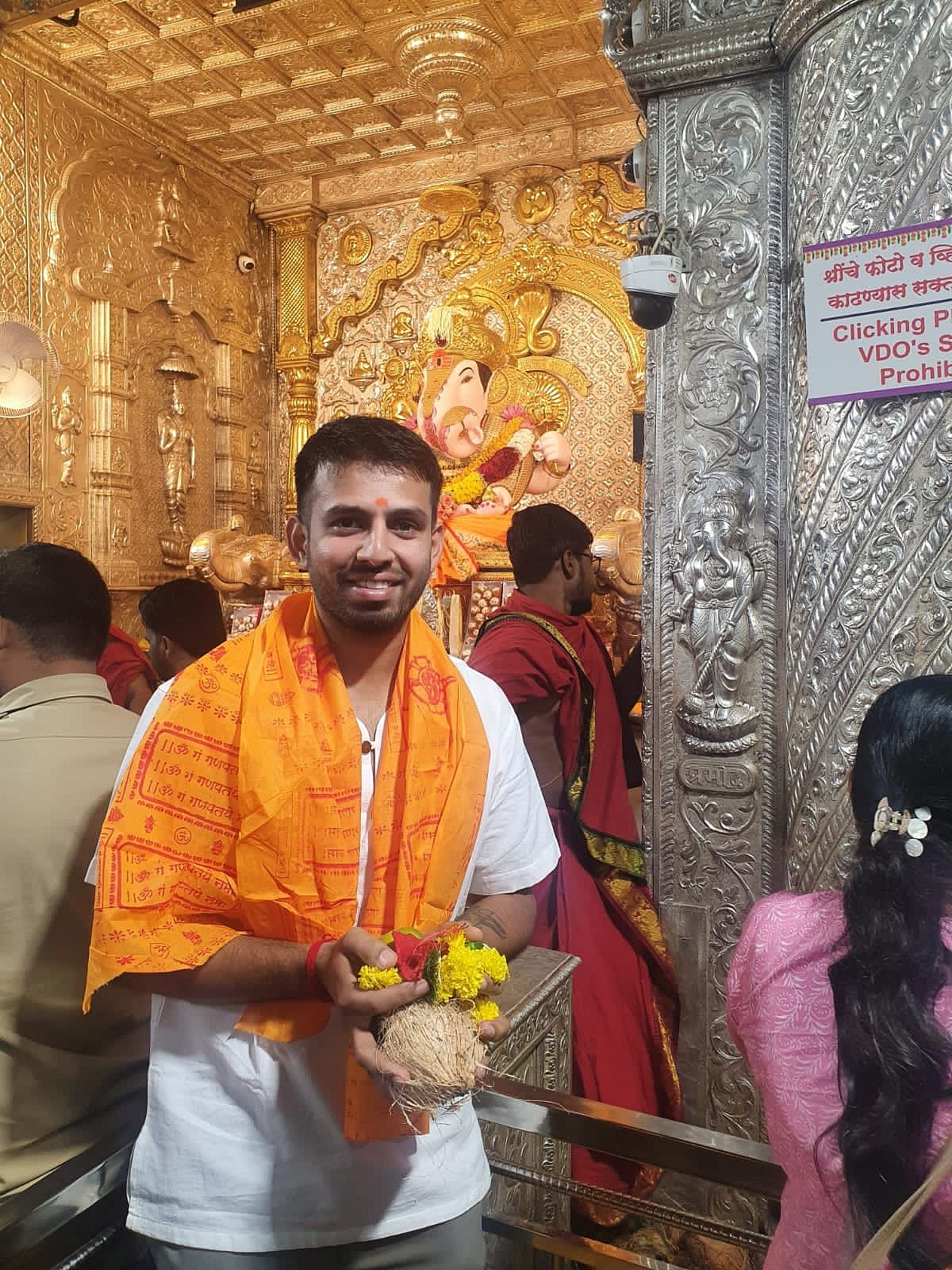 Jiesh Sharma at Dagadusheth Halwai Ganapati Temple in Pune
