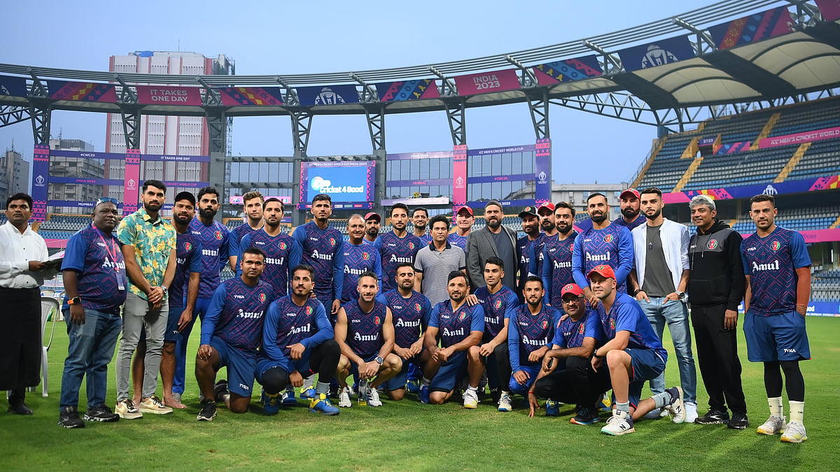 CWC 2023: Sachin Tendulkar Pays Surprise Visit At Wankhede To Motivate ...