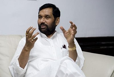 Ram Vilas Paswan birth anniversary: Know all about the weatherman of Indian politics - Vimarsana News