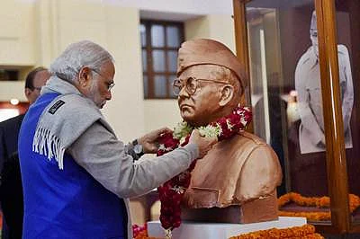 President Ramnath Kovind, PM Modi, others pay homage to Netaji Subhash Chandra Bose; see pics