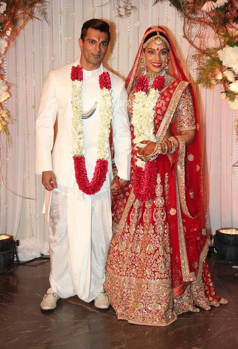 Aishwarya To Kareena 8 Expensive Wedding Attires Worn By Bollywood Actresses On Their Wedding Day