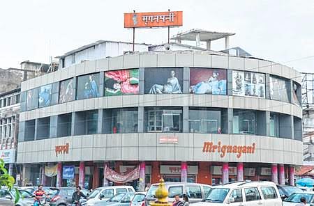 Bhopal: Garment shop owners confused 