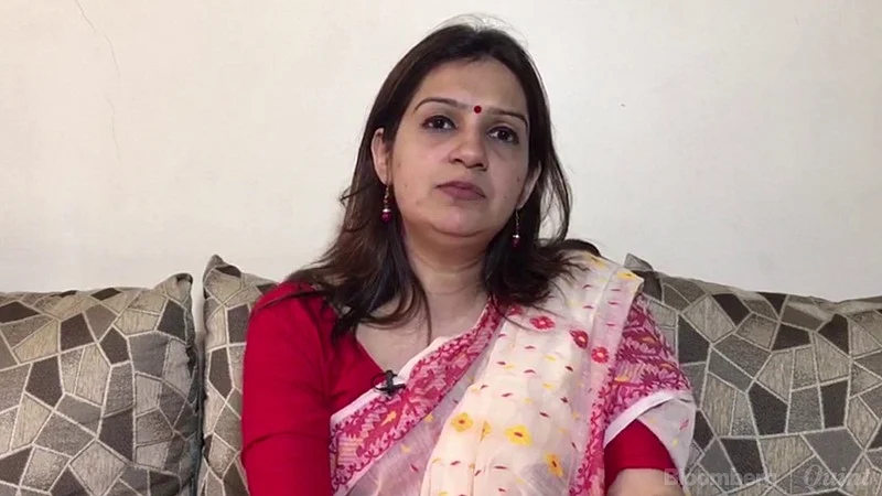 Priyanka Chaturvedi leads Twitterati in calling out journalist for misogynist tweet about Amruta...