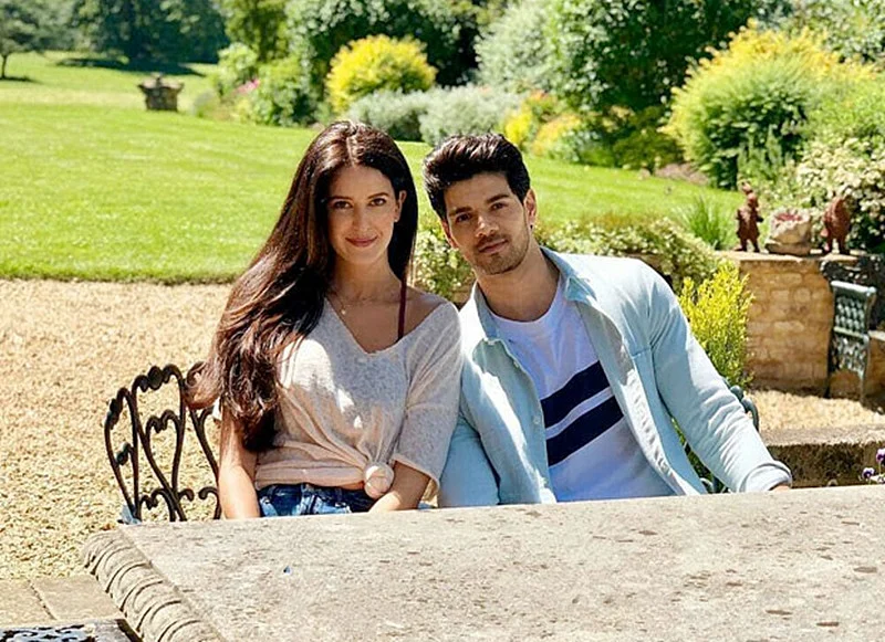 Throwback to 90s! Katrina Kaif’s sister Isabelle and Sooraj Pancholi to recreate ‘Dil Hai Ki...
