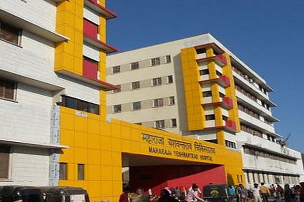 Indore: Maharaja Yeshwantrao Hospital operators not getting salaries - Vimarsana News
