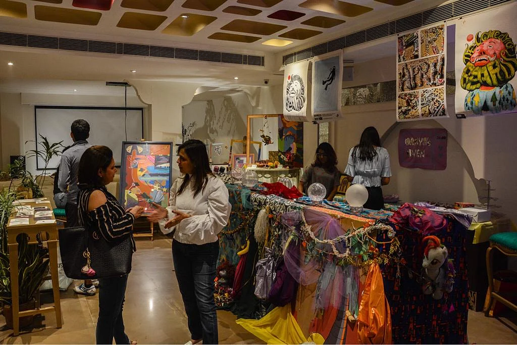 Art Market: Stalls