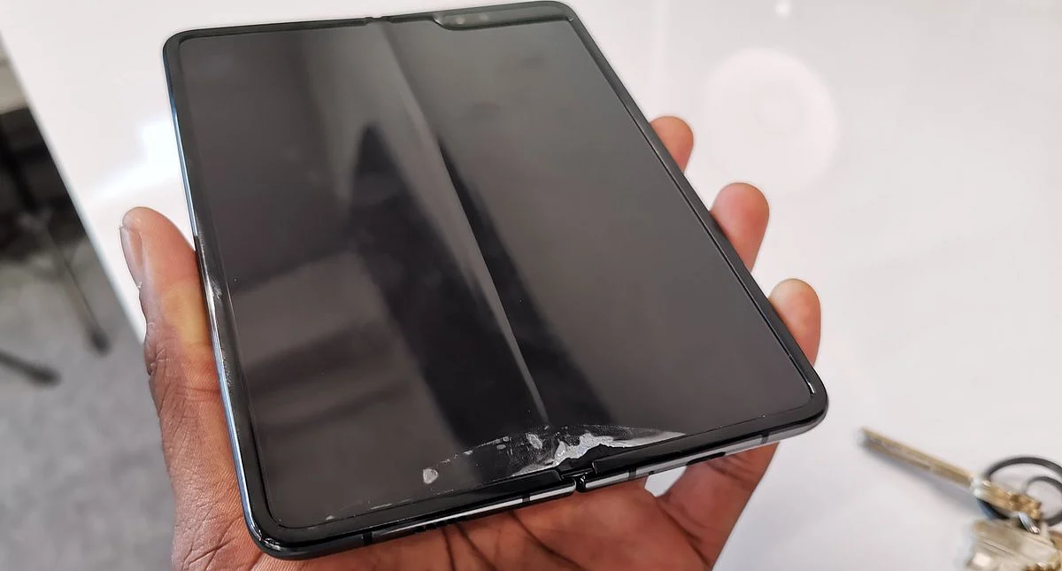Broken Galaxy Fold