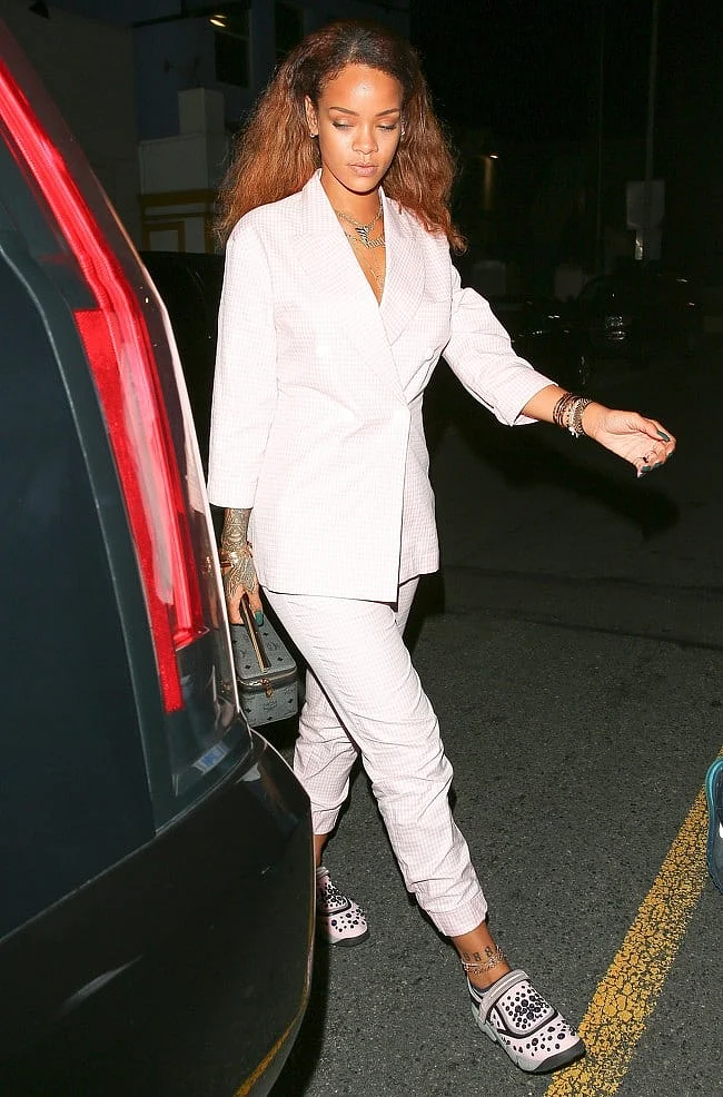 Rihanna spotted in Crocs