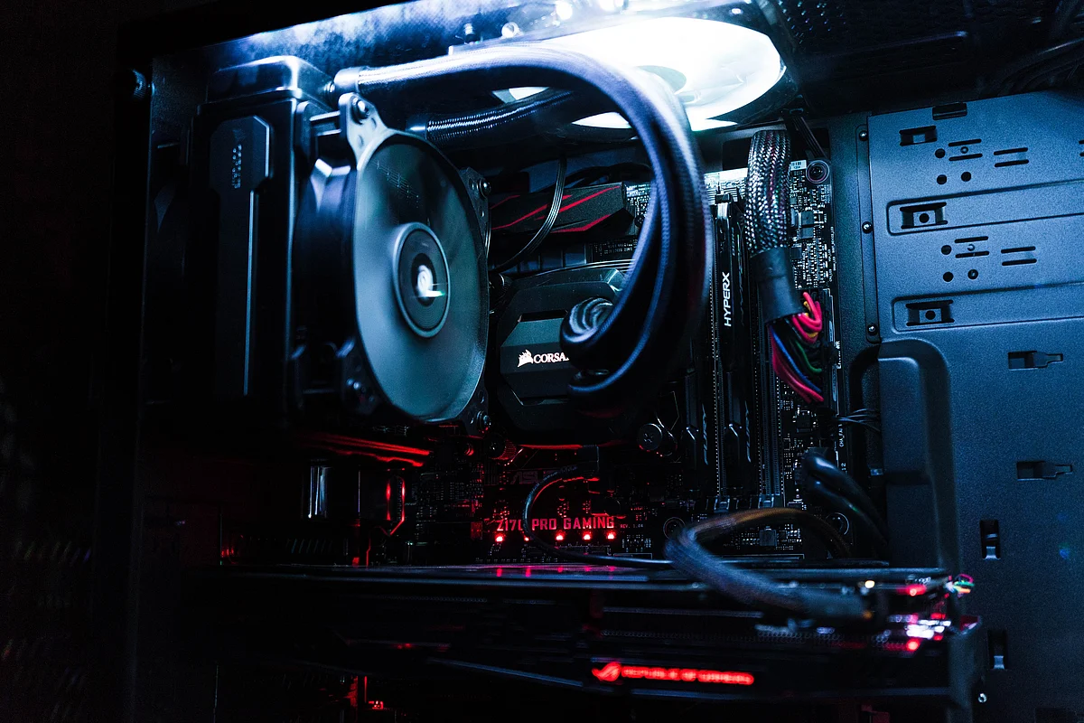All the parts are connected to the power supply!