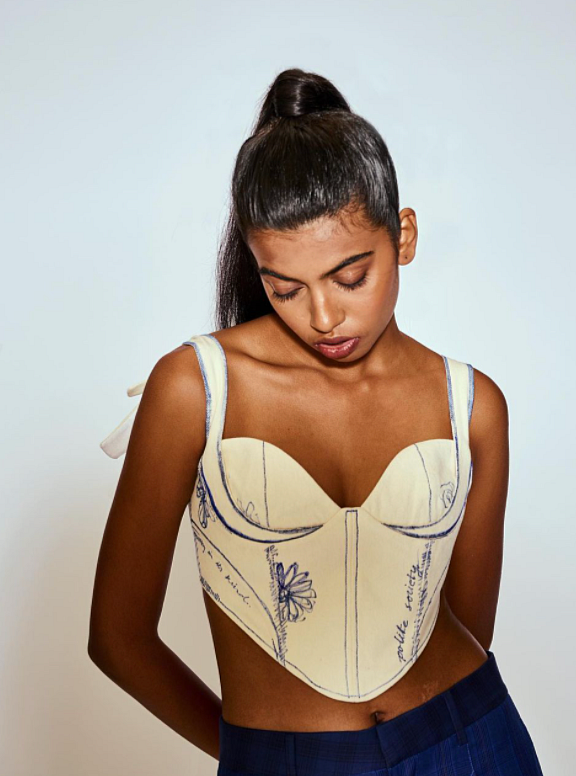 <div class="paragraphs"><p>Scribbled corset</p></div>