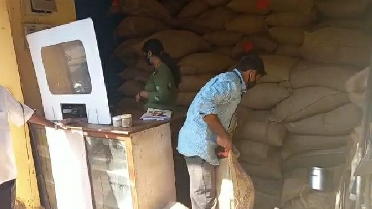 Civil Supplies Department inspects Fair Price ration shop, demands explanation for alleged black marketing