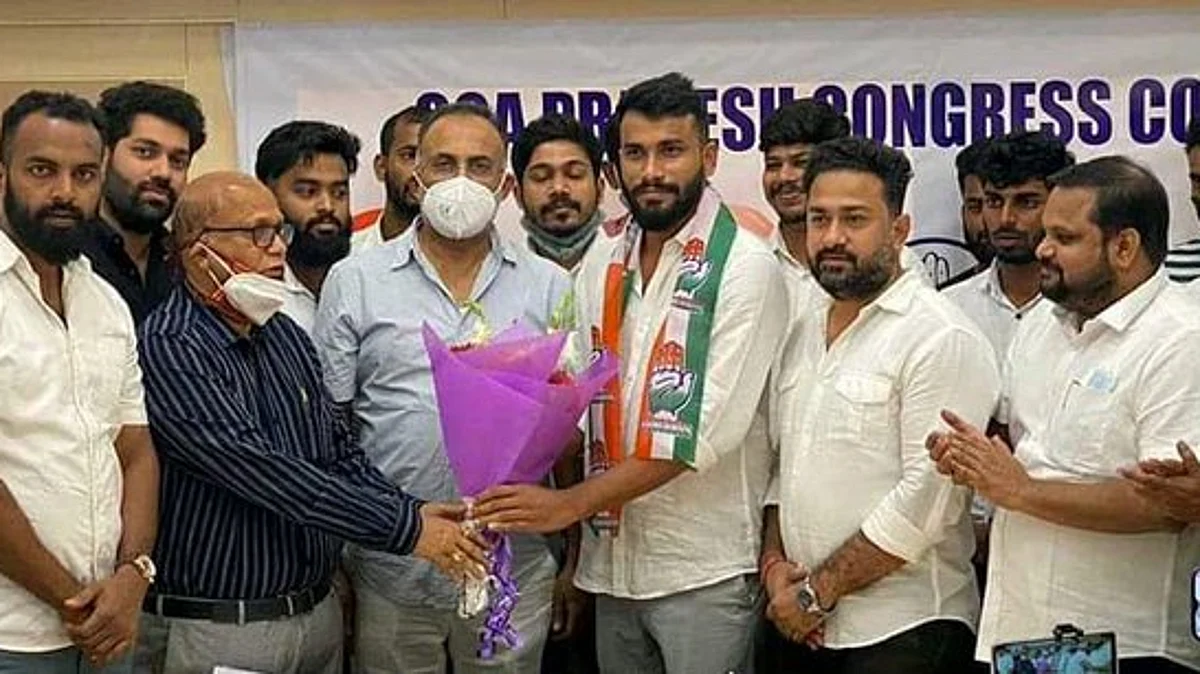 BJP Youth Leader Gajanan Tilve joins Congress