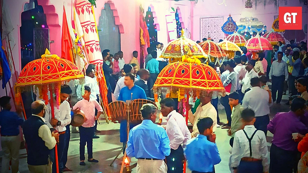 Celebration of Intruz at Dongrim, Mandur.