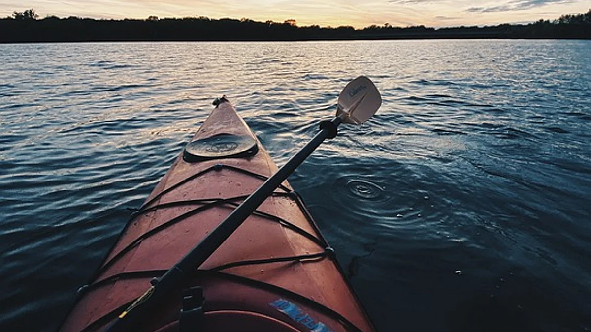 Explore Goa with a kayak 