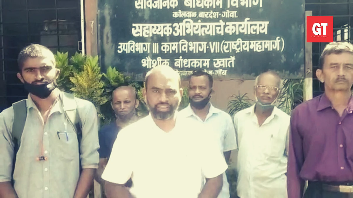 Mopa link road affected farmers stage protest outside Warkhand Panchayat