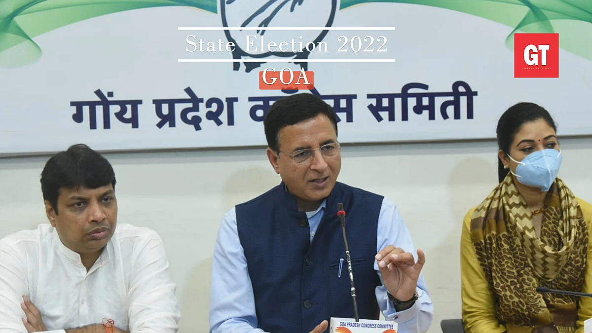 Randeep Surjewala attacks Kejriwal, calls him 'Chota Modi'
