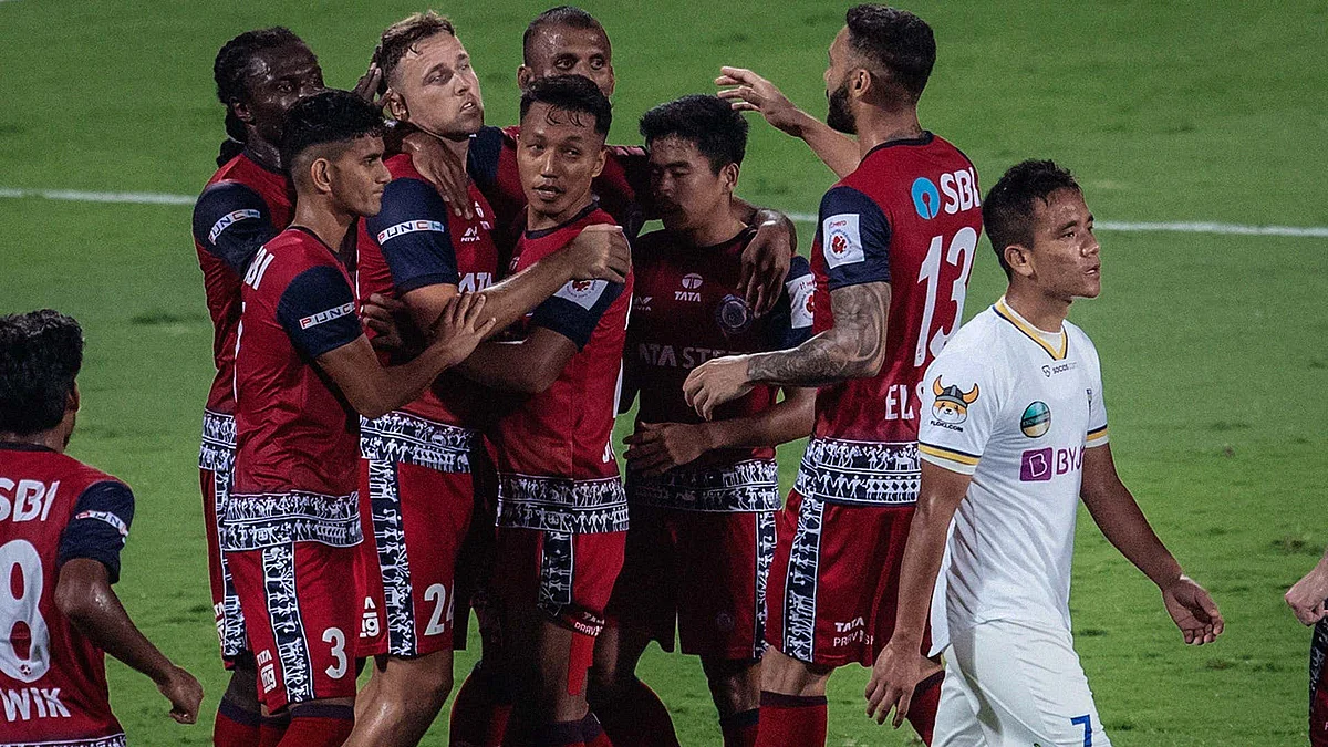 Jamshedpur FC celebrates after a Greg Stewart scores from the penalty spot.