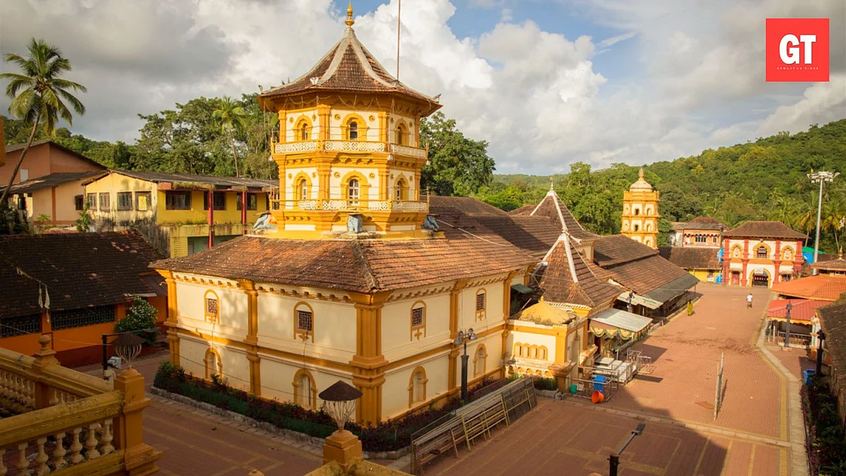 Don’t miss the spectacular lamp procession at this 'zatra' in Goa