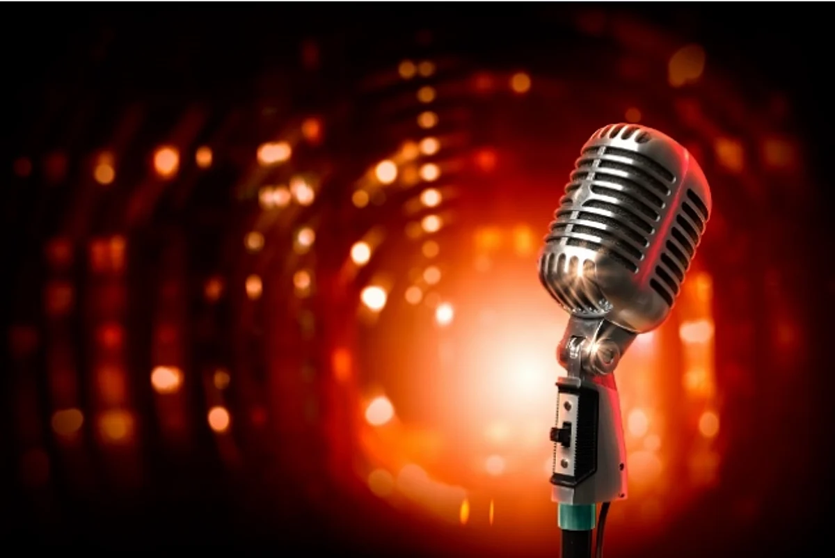 Nightlife: Groove to sizzling Bollywood, Retro and Country tunes