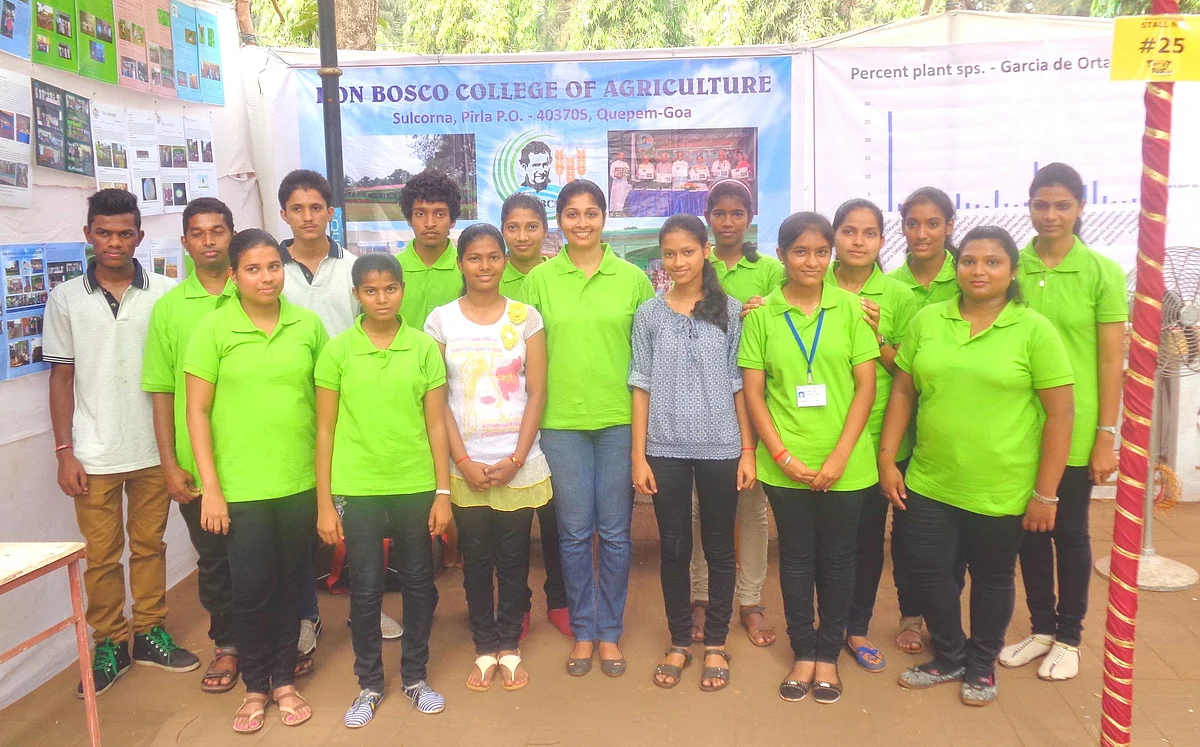 Principal, Dr Cassie Rodrigues (in the centre, wearing jeans) with volunteers of KFF 2022