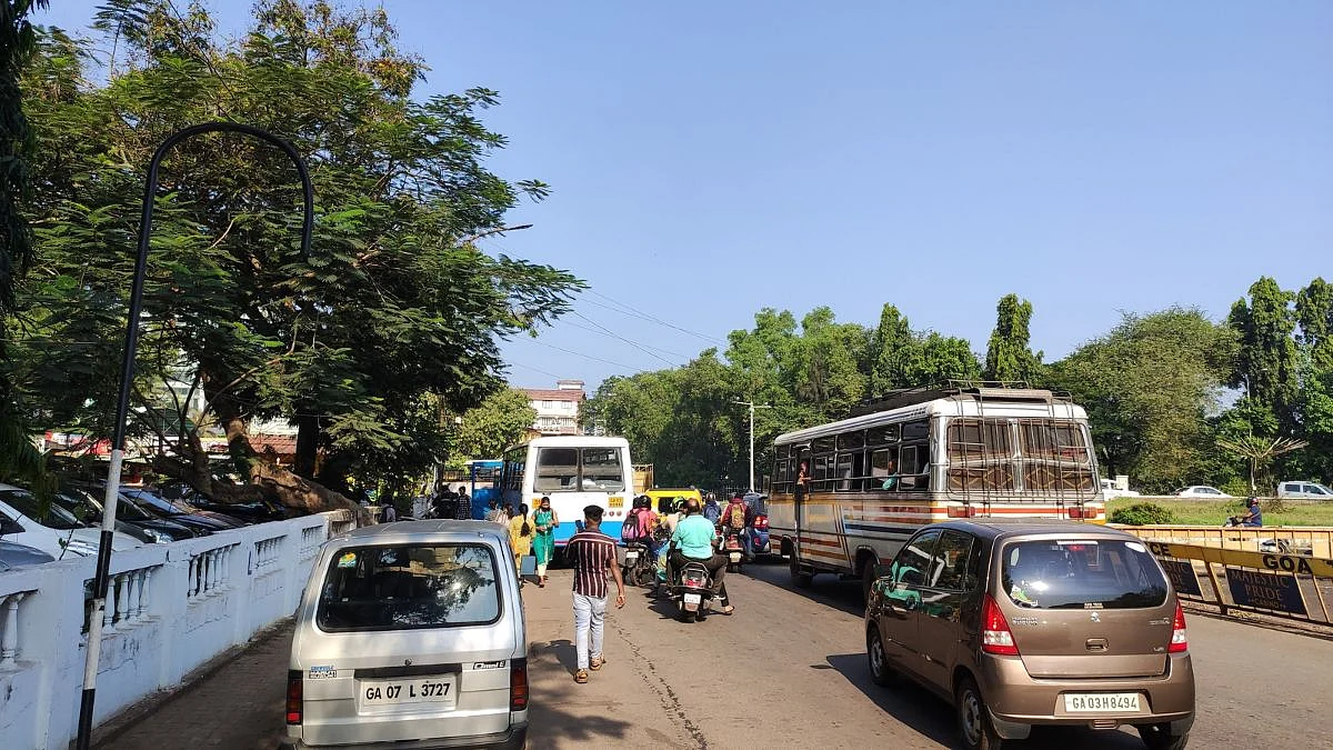 The capital city is in dire need of a full-proof and smart traffic management system.