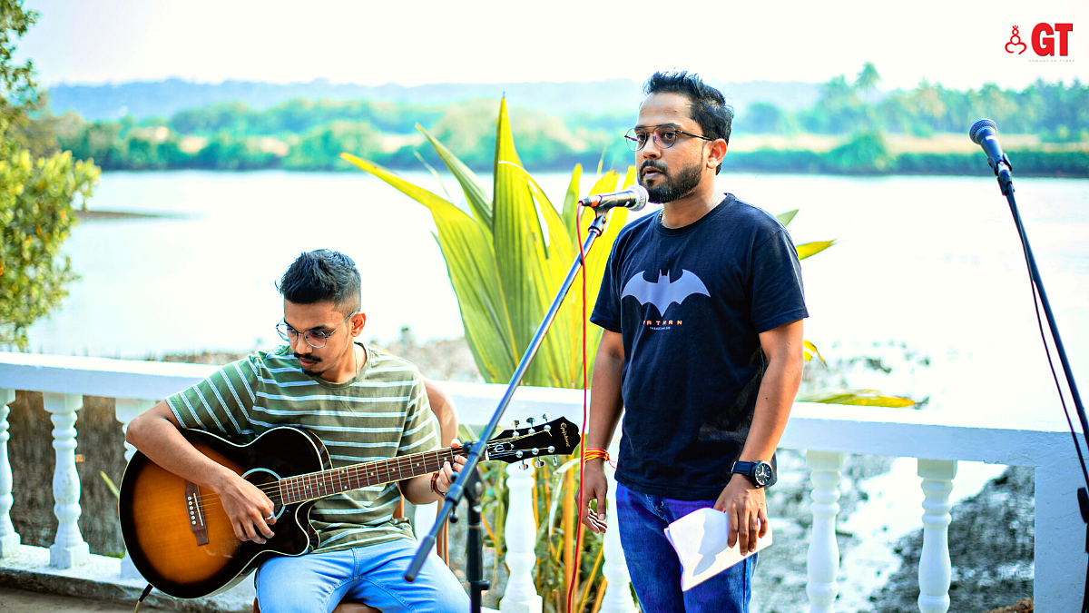 Omkar Naik's musical performance at A Colmeia, Candolim.