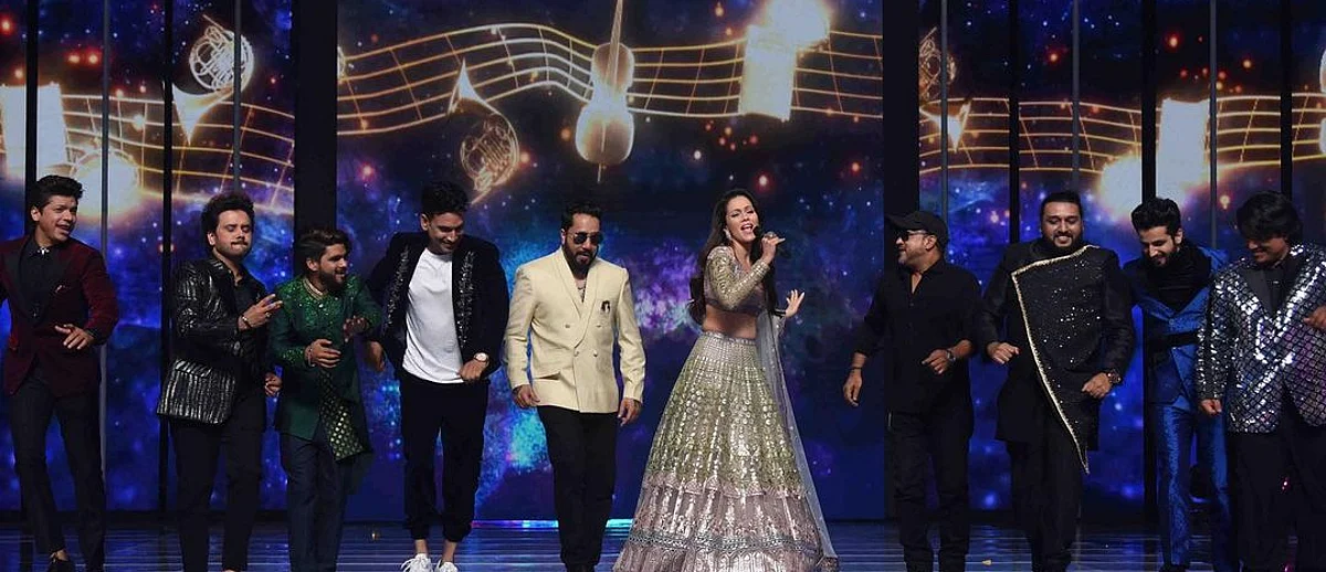 Waluscha De Sousa with the judges and guests at the Grand Finale of Indian Pro Music League (Instagram/@waluschaa))