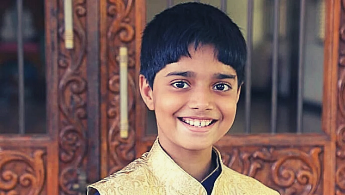 Hrishikesh Dhavalikar wins second prize at an International Singing Competition