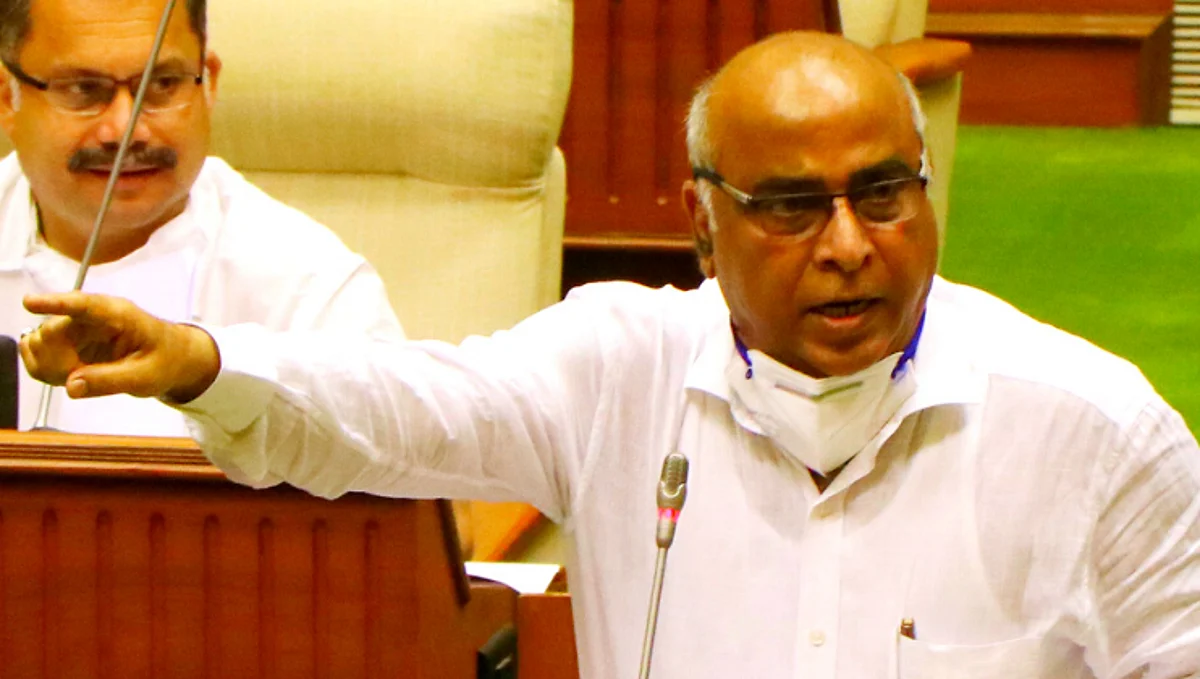 Don’t want tourists who consume drugs, cook in public: Tourism Minister Manohar Ajgoankar