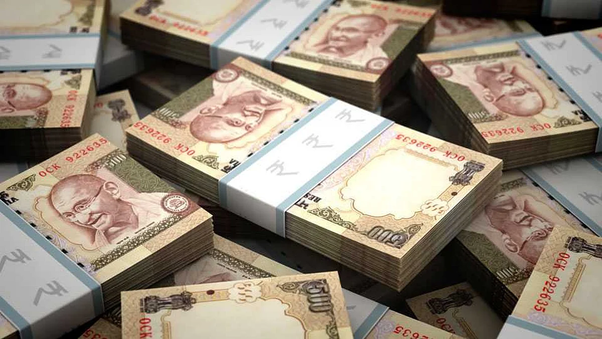 NRIs, Indians returning home to show old notes to Customs