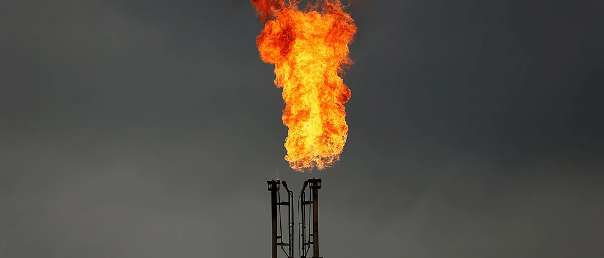 Oil prices fall 3 percent on signs market still oversupplied