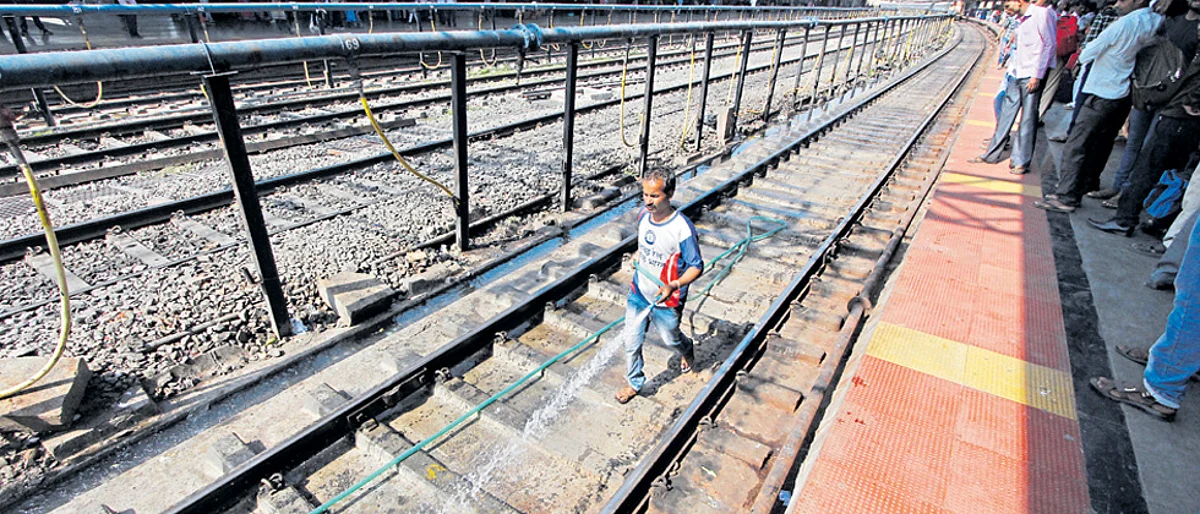 Commuters satisfied with cleanliness at Pune stn