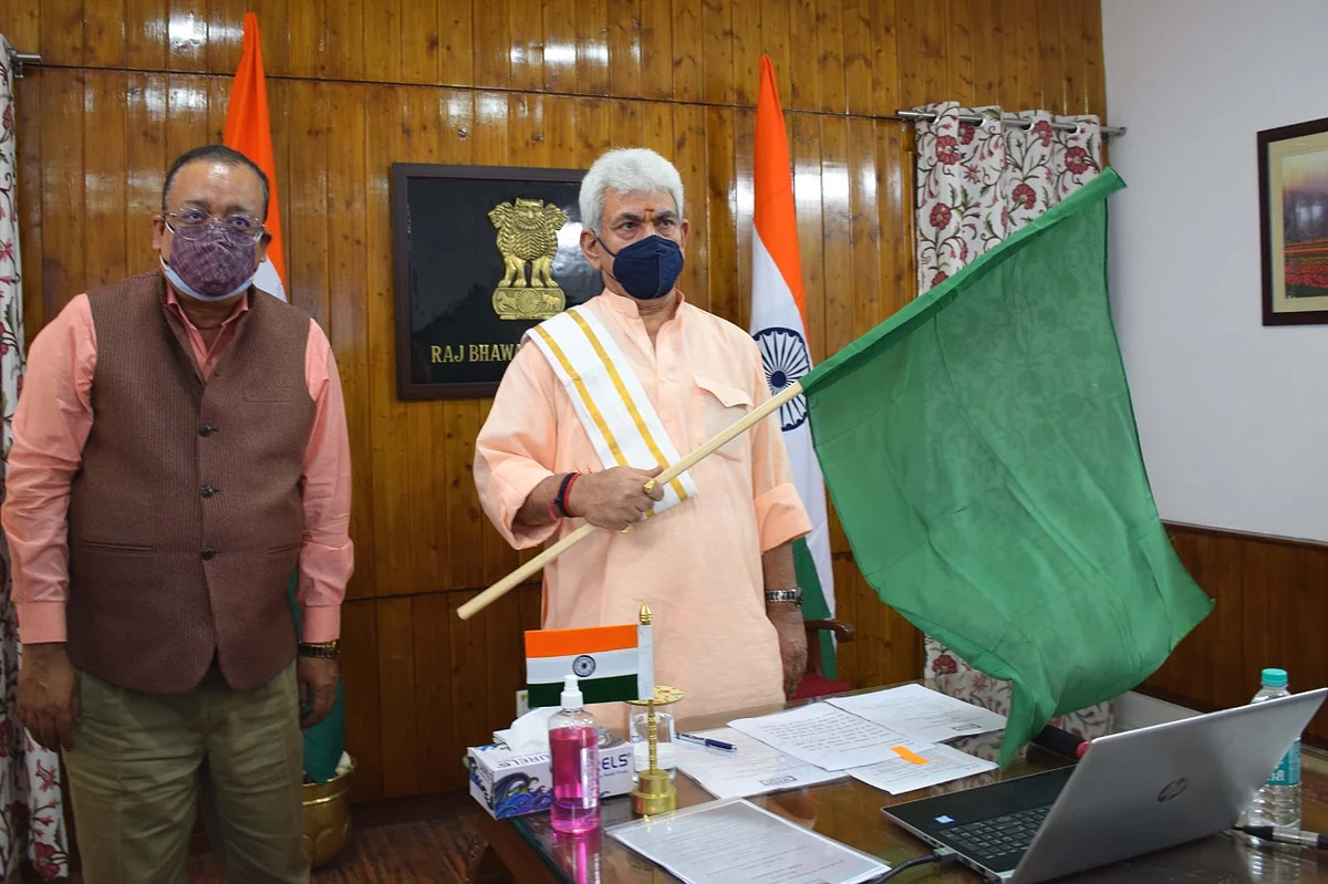 ‘Giant leap in agriculture’: LG flags off maiden Liquid Nano Urea consignment from Gujarat for J&K farmers